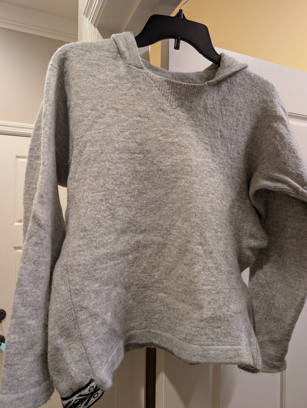 PAKA The Hoodie Kids Sweater - Size XL